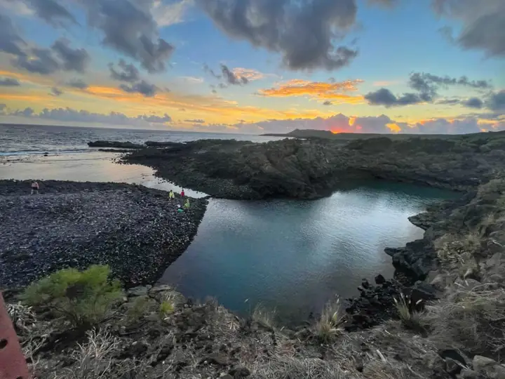 Přírodní bazén Charco del Archiles při západu slunce